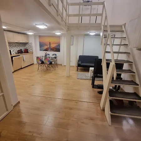 Apartment Pipa Utca 6 *